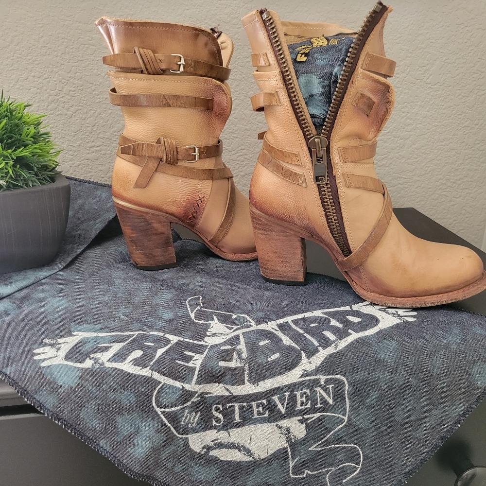 FreeBird boots size 7